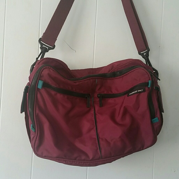 maroon laptop bag